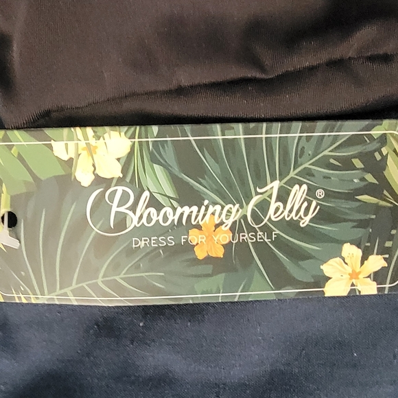 NWT-Blooming Jolly- 2 peice Black Swimsuit Size M - Picture 10 of 13